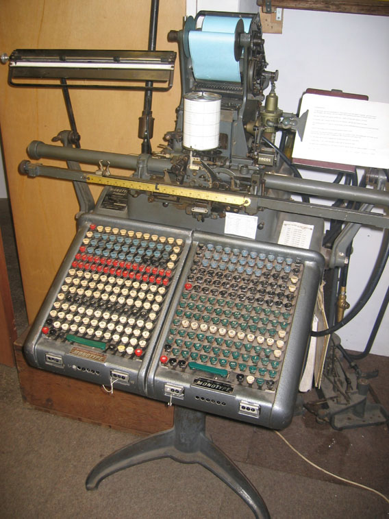 Monotype Keyboard on tripod mount Keyboard in situ